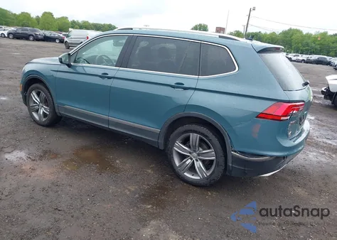 2020 Volkswagen Tiguan 2.0T Se/2.0T Se R-Line Black/2.0T Sel z USA, uszkodzony, nr VIN 3VV2B7AX7LM015962